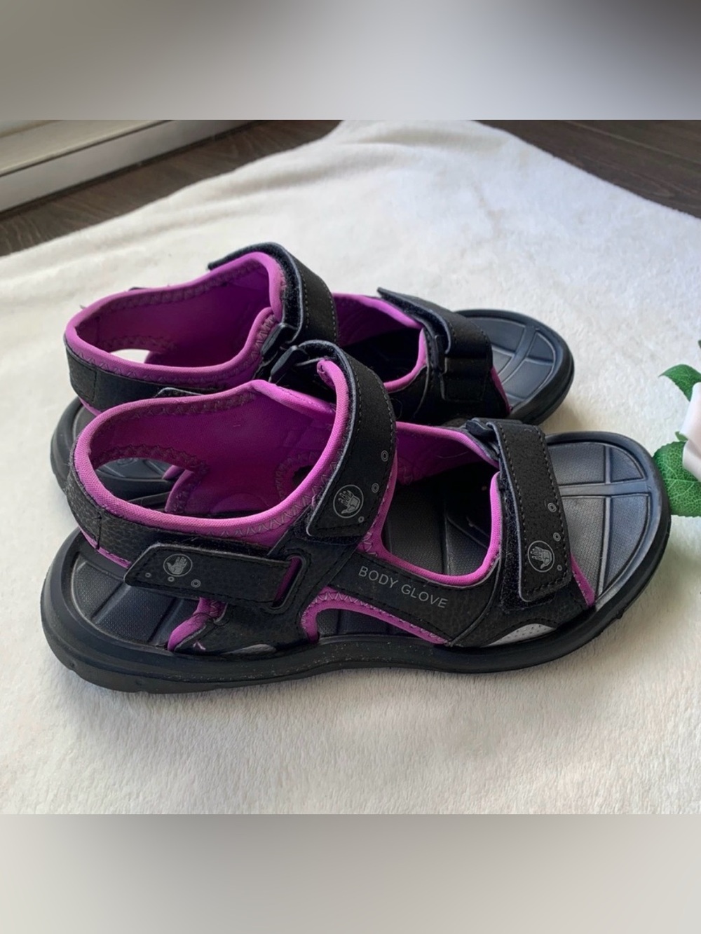 Body Glove Women’s Trek Sandals - Picture 6 of 11